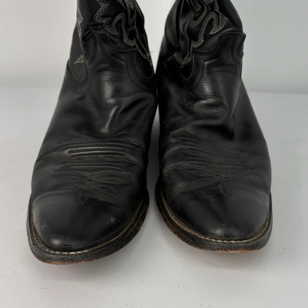 🍎 Justin Boots Black Embroidered pointed toe Boots